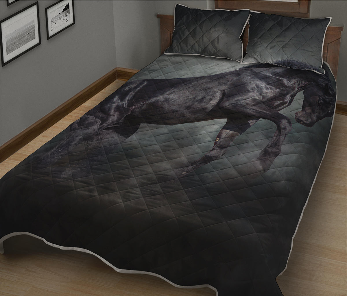 Black Stallion Horse Print Quilt Bed Set