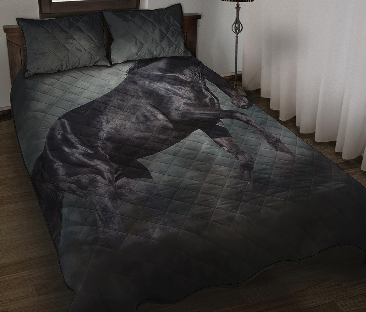 Black Stallion Horse Print Quilt Bed Set