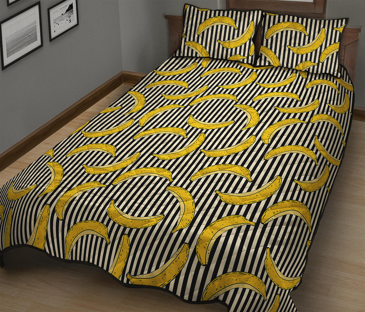 Black Striped Banana Pattern Print Quilt Bed Set