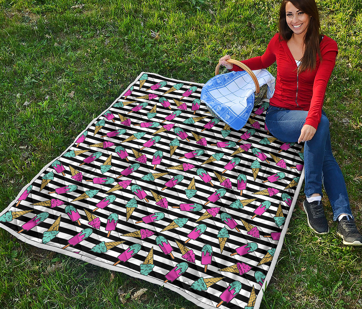 Black Striped Ice Cream Pattern Print Quilt