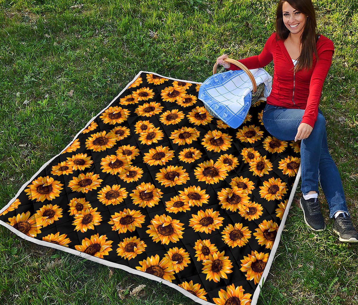 Black Sunflower Pattern Print Quilt