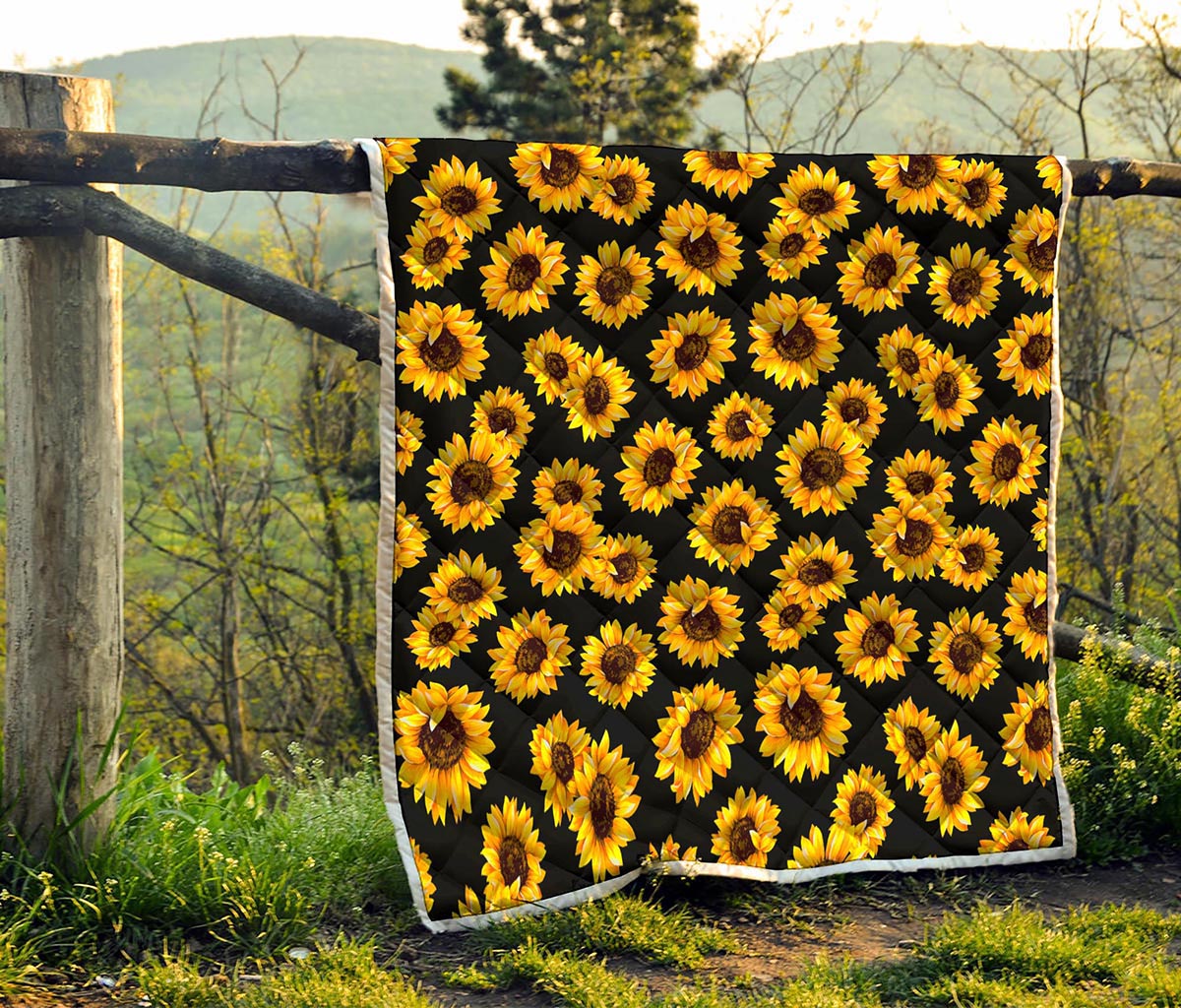 Black Sunflower Pattern Print Quilt
