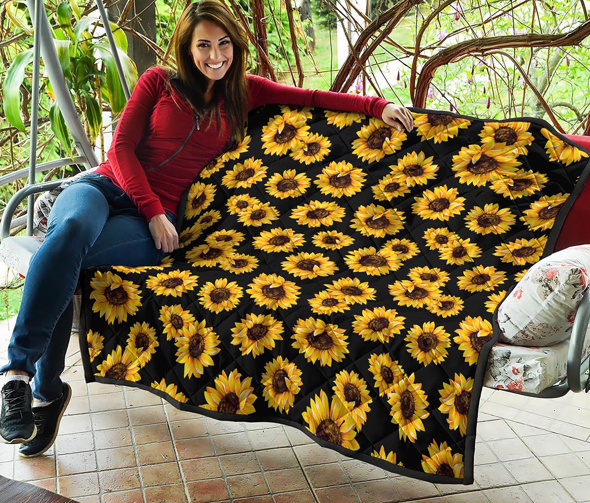 Black Sunflower Pattern Print Quilt