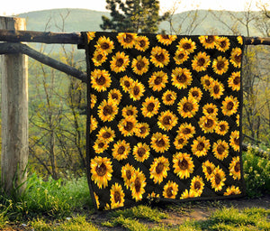 Black Sunflower Pattern Print Quilt