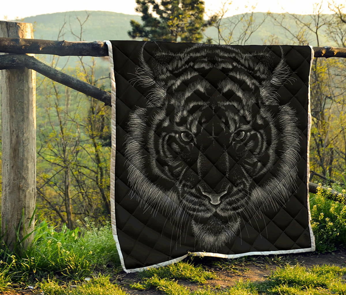 Black Tiger Portrait Print Quilt