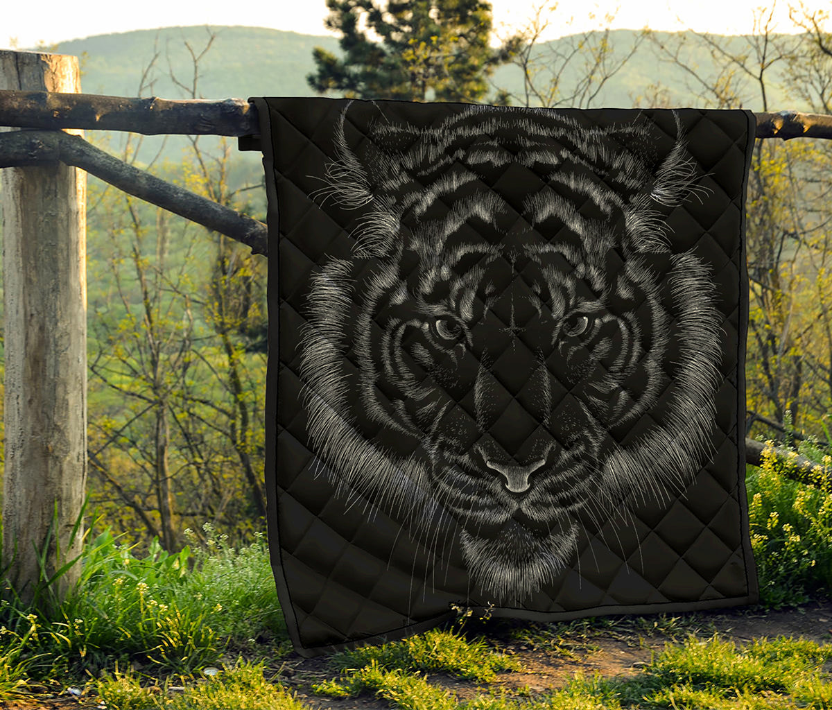 Black Tiger Portrait Print Quilt