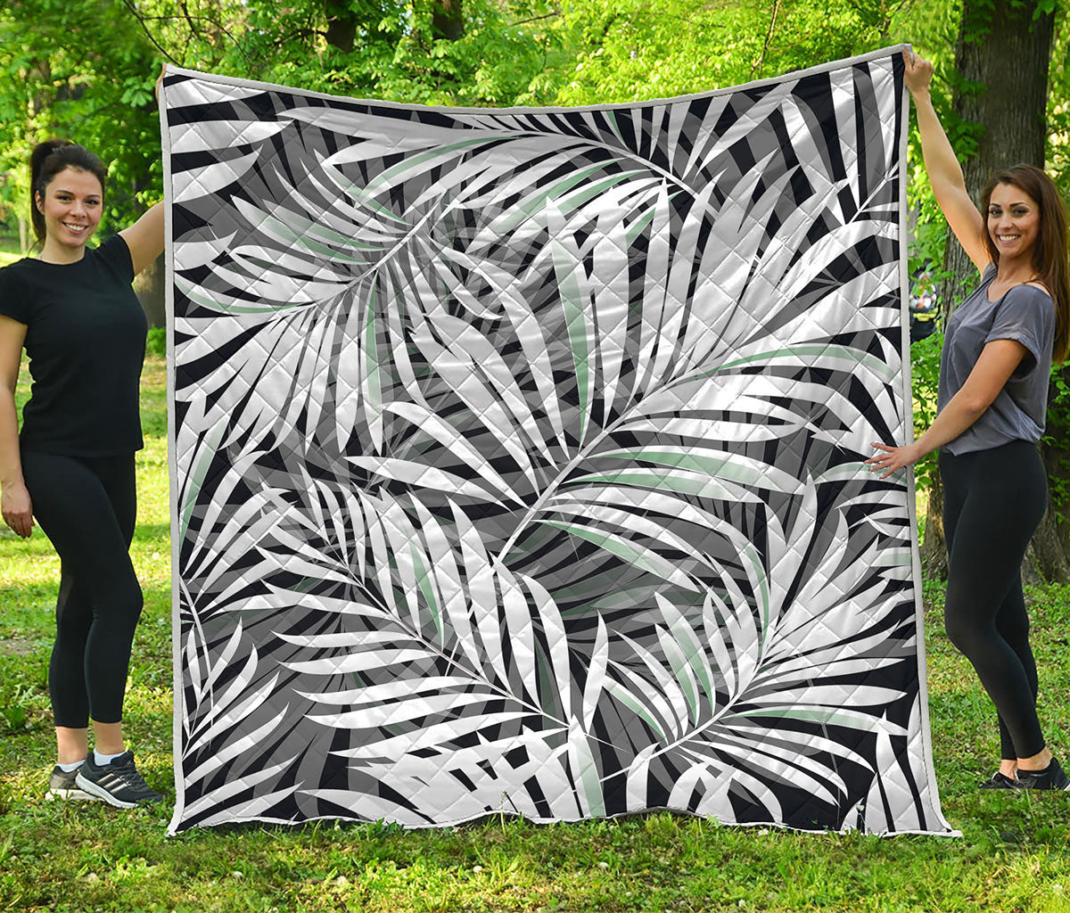 Black White Tropical Leaf Pattern Print Quilt