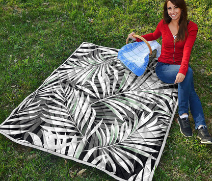 Black White Tropical Leaf Pattern Print Quilt