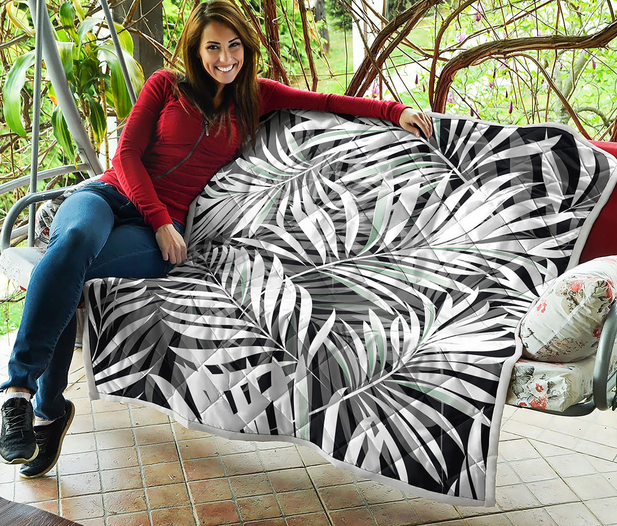 Black White Tropical Leaf Pattern Print Quilt