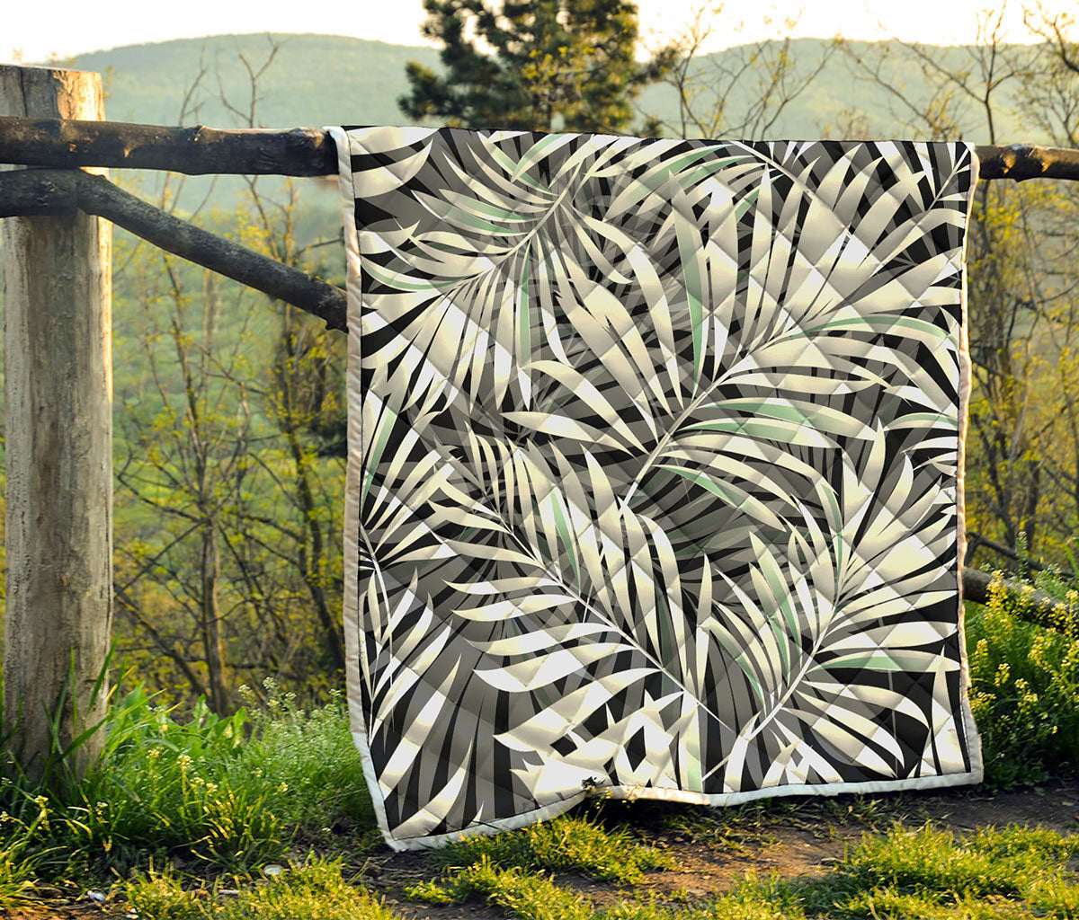 Black White Tropical Leaf Pattern Print Quilt