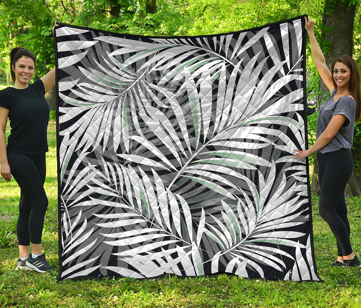 Black White Tropical Leaf Pattern Print Quilt