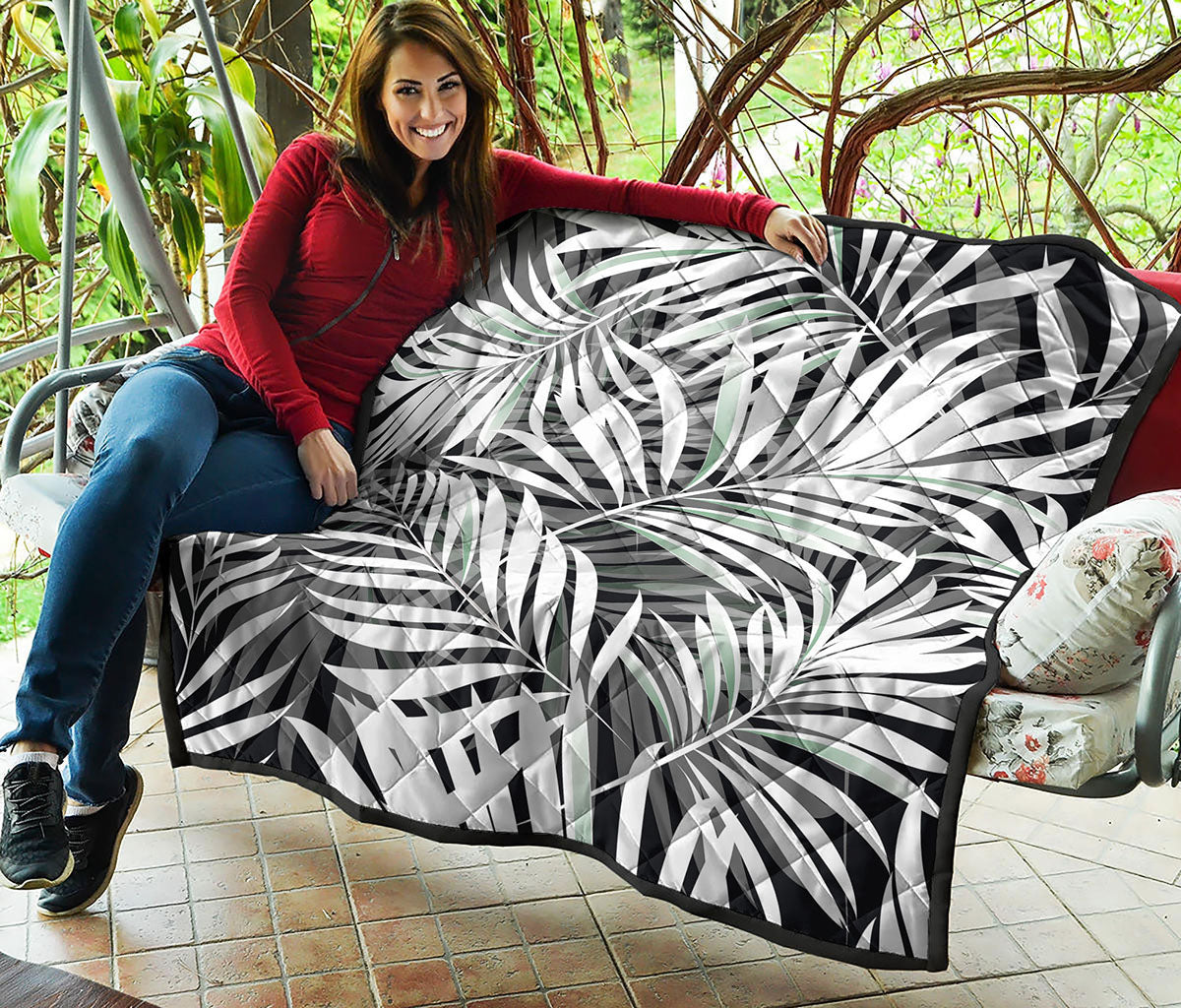 Black White Tropical Leaf Pattern Print Quilt