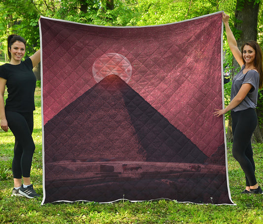 Bloody Moon Pyramid Print Quilt