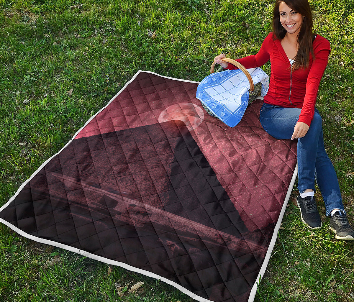 Bloody Moon Pyramid Print Quilt