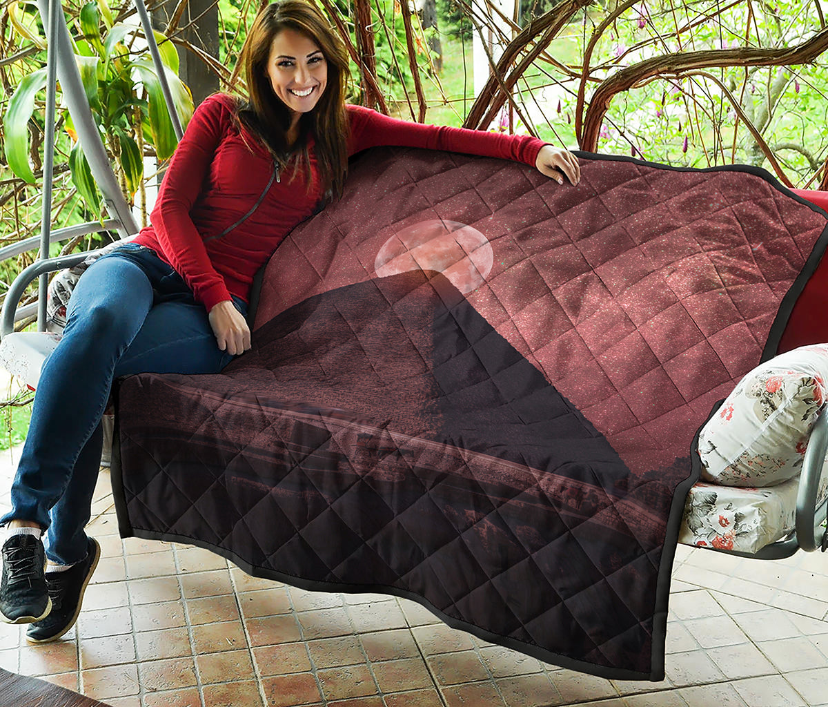 Bloody Moon Pyramid Print Quilt