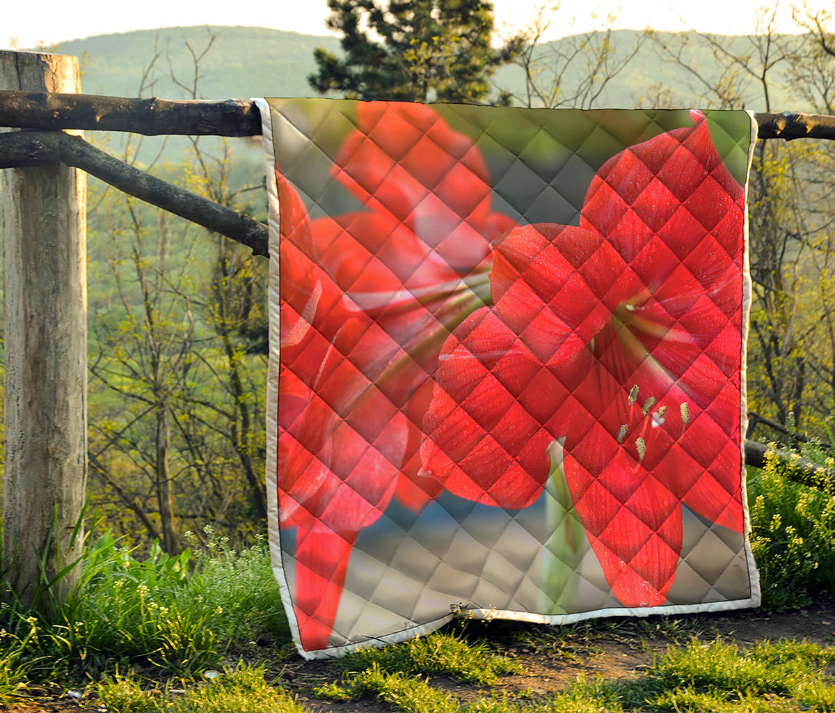 Blooming Amaryllis Print Quilt
