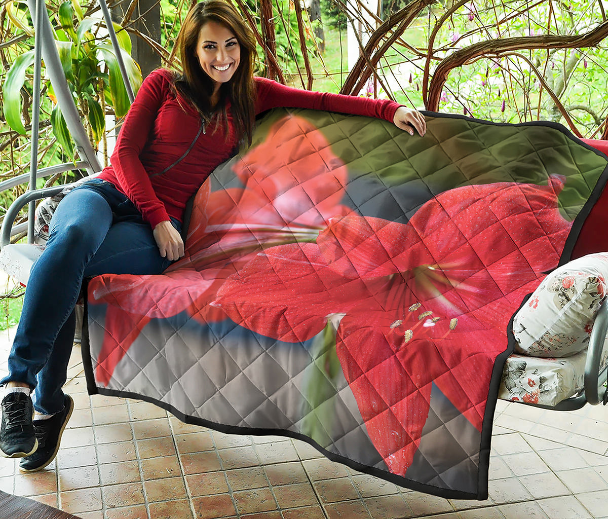 Blooming Amaryllis Print Quilt