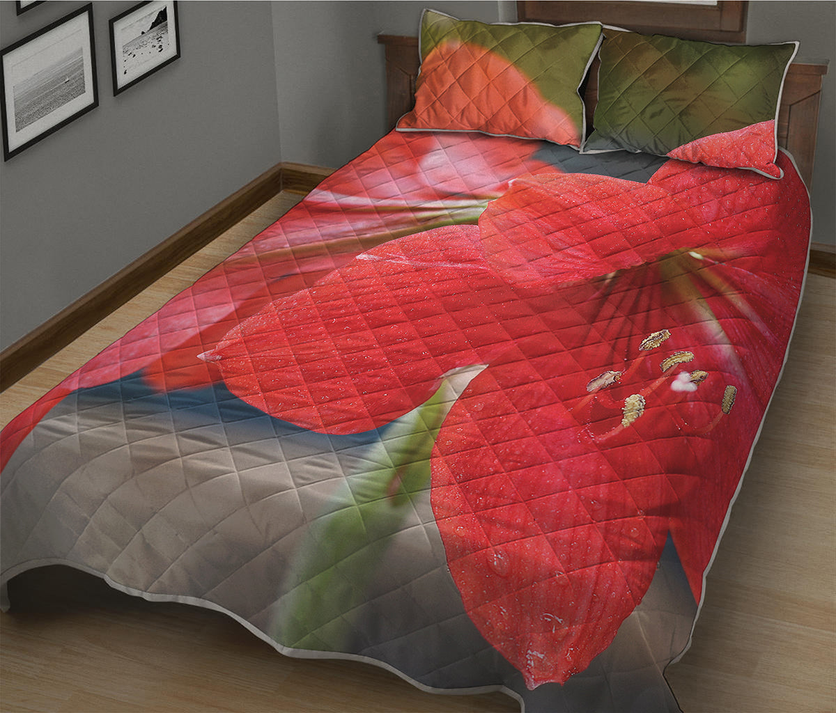 Blooming Amaryllis Print Quilt Bed Set
