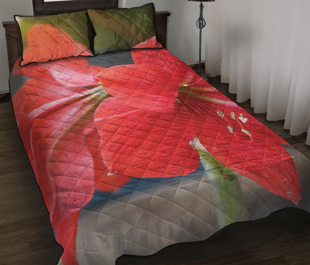 Blooming Amaryllis Print Quilt Bed Set