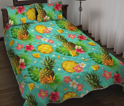 Blue Aloha Pineapple Pattern Print Quilt Bed Set