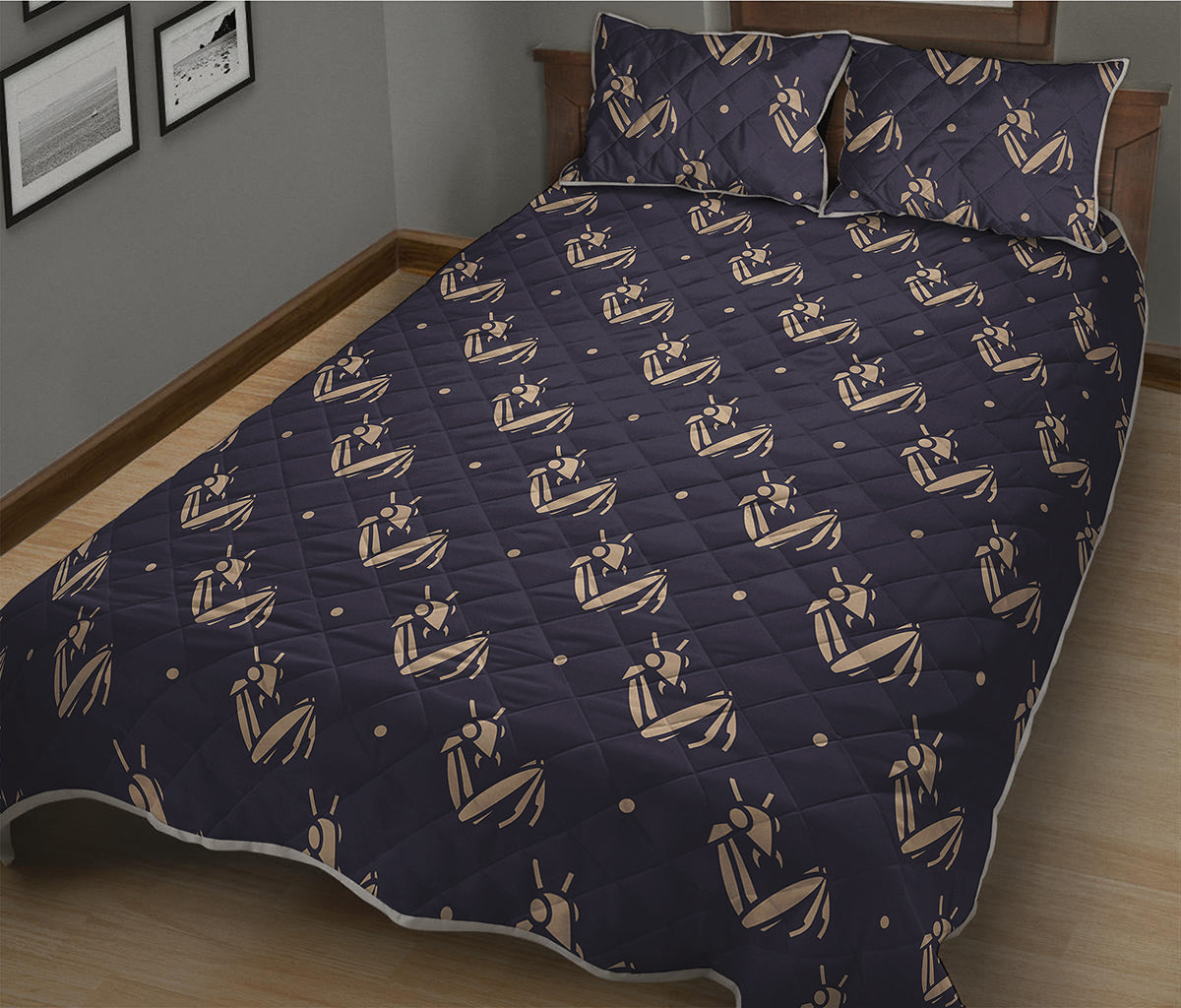 Blue And Beige Mantis Pattern Print Quilt Bed Set