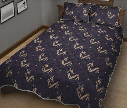 Blue And Beige Mantis Pattern Print Quilt Bed Set