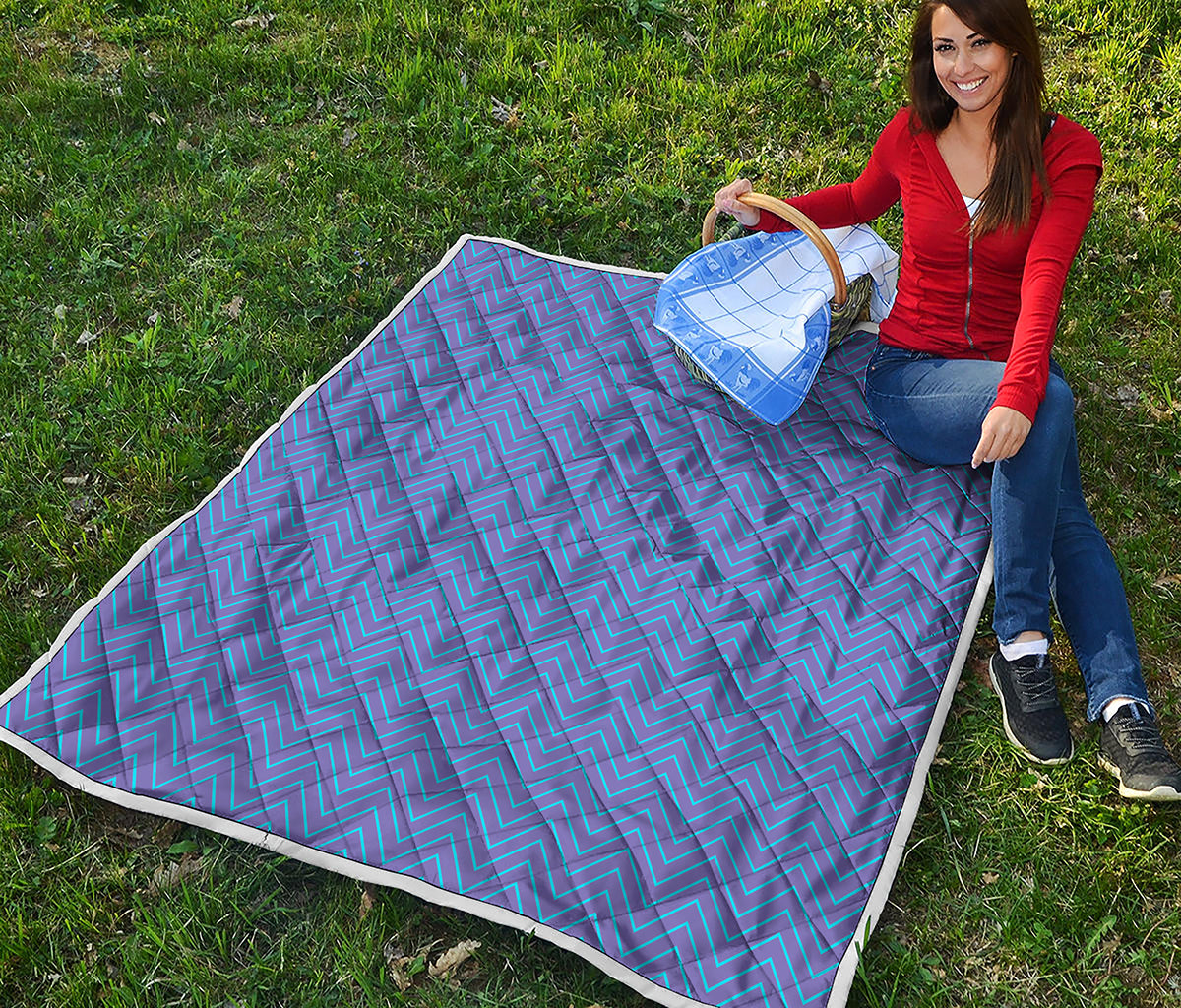 Blue And Purple Zigzag Pattern Print Quilt