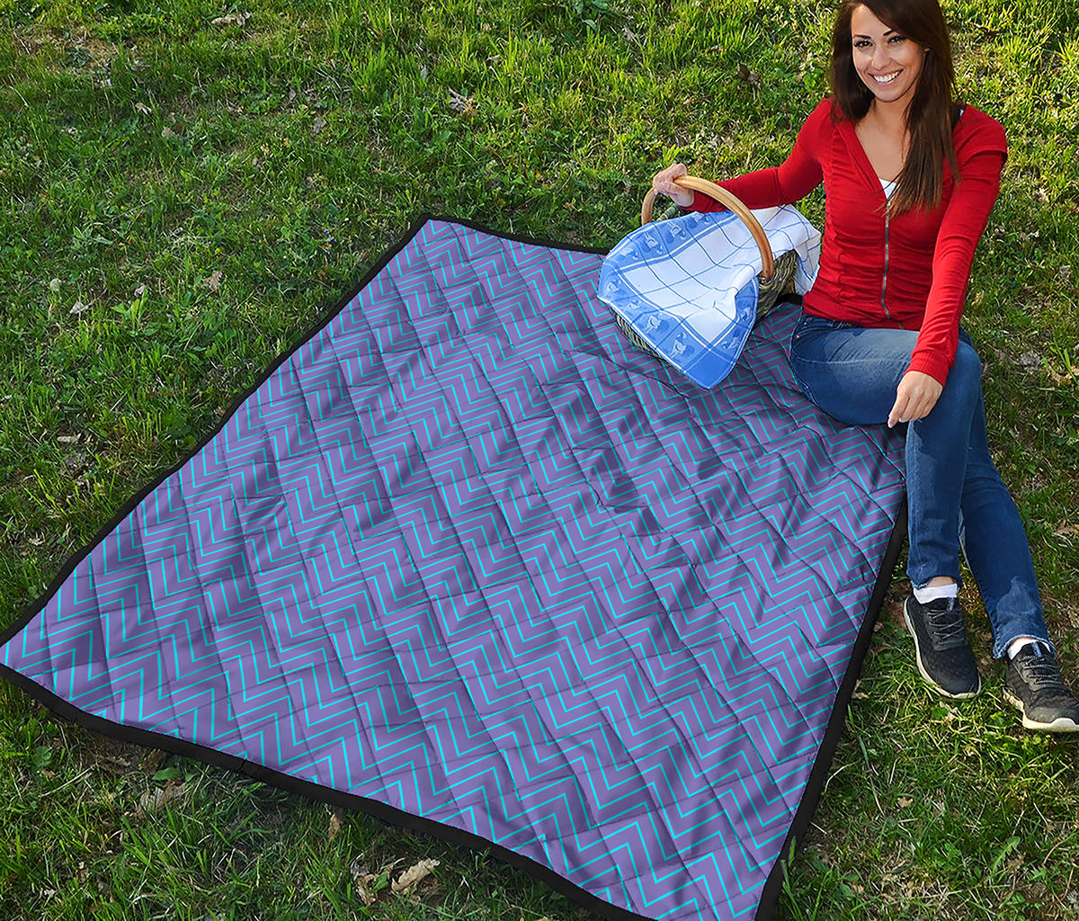 Blue And Purple Zigzag Pattern Print Quilt