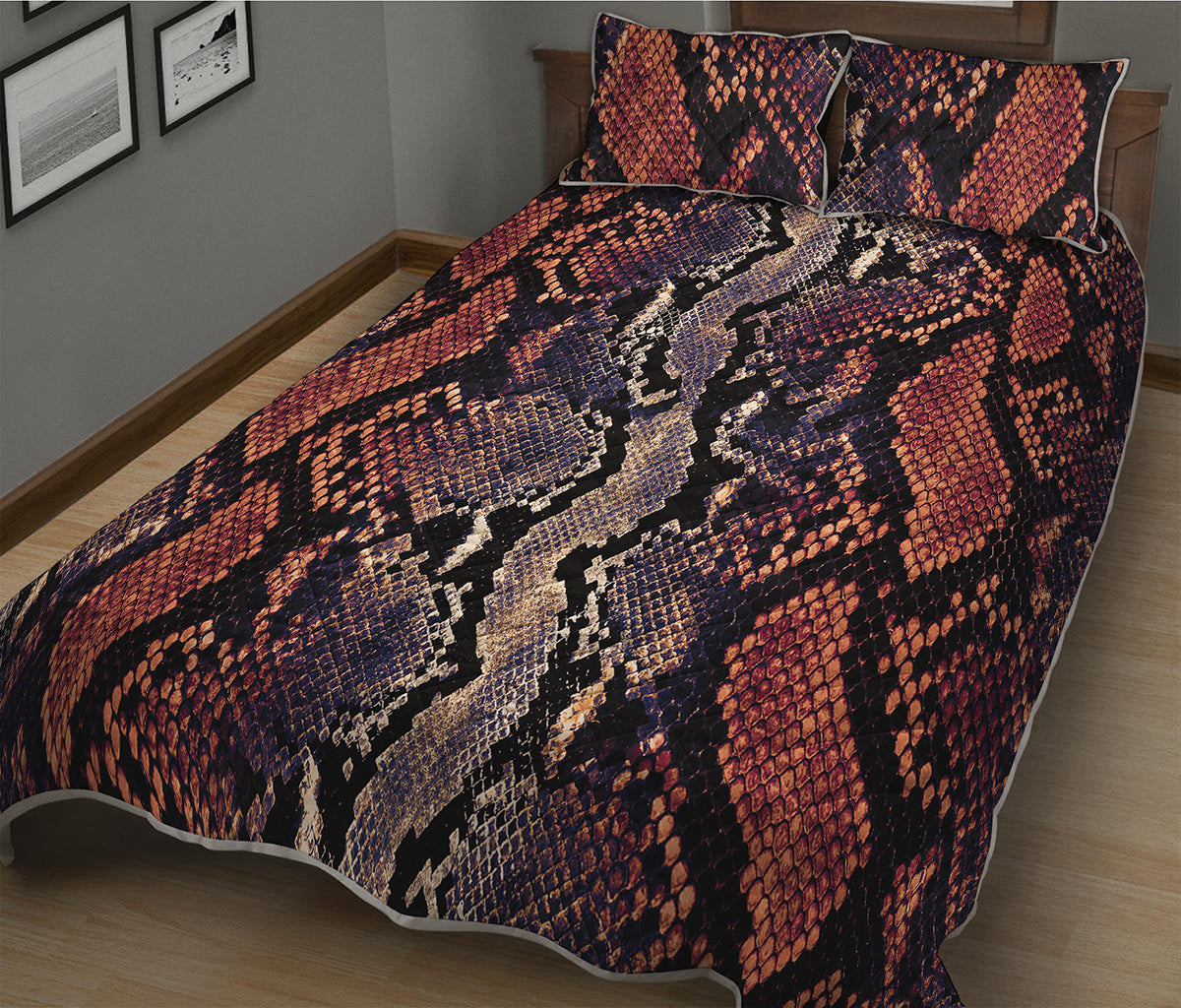 Blue And Red Snakeskin Print Quilt Bed Set