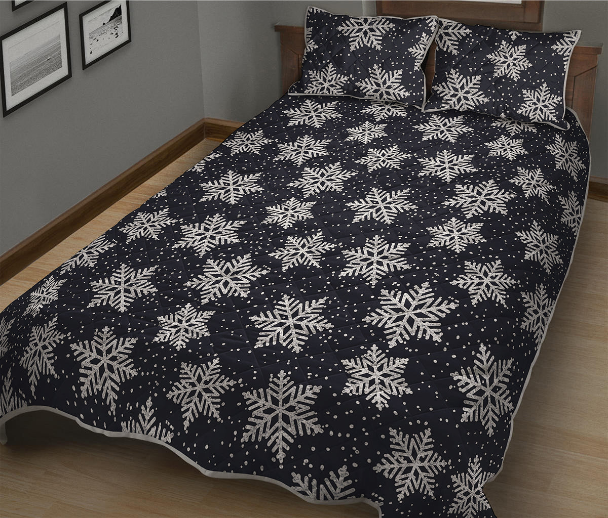Blue And Silver Snowflake Pattern Print Quilt Bed Set