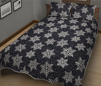 Blue And Silver Snowflake Pattern Print Quilt Bed Set