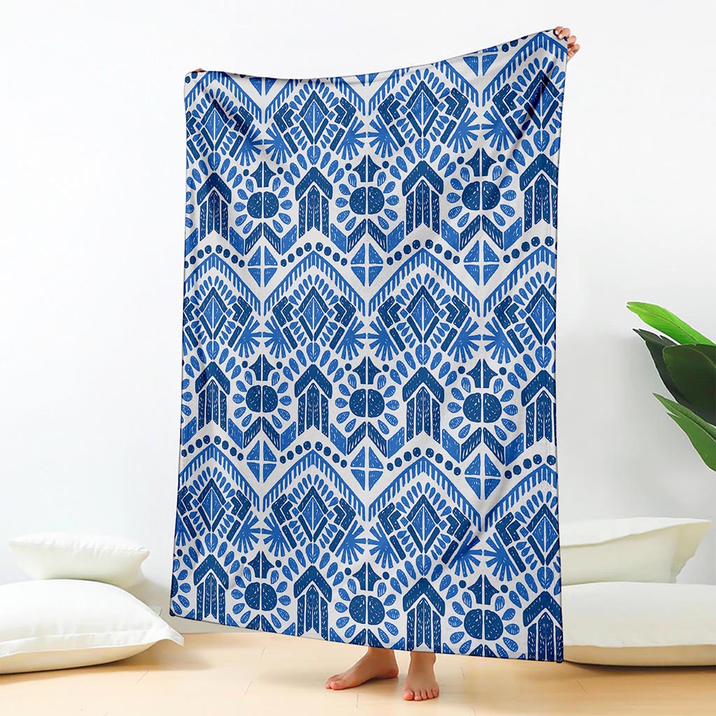 Blue And White Aztec Pattern Print Blanket