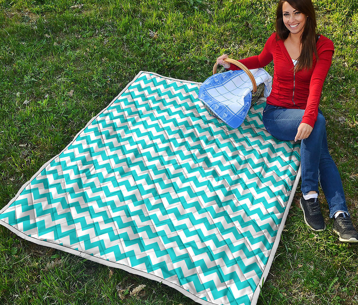 Blue And White Chevron Pattern Print Quilt