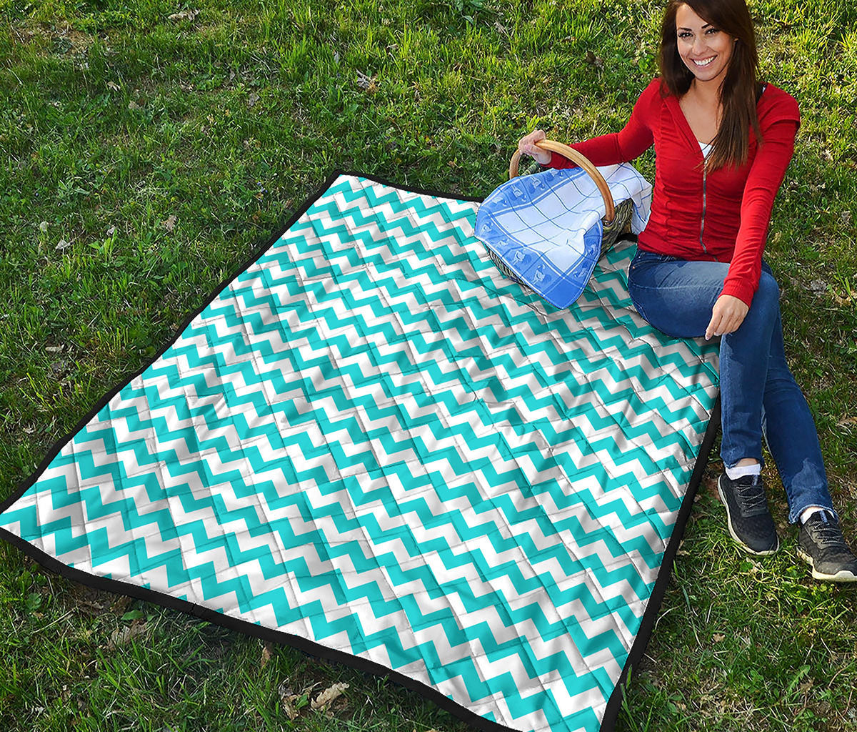 Blue And White Chevron Pattern Print Quilt