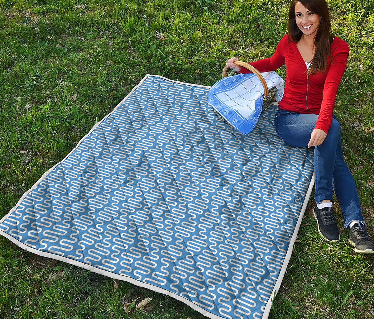 Blue And White DNA Pattern Print Quilt