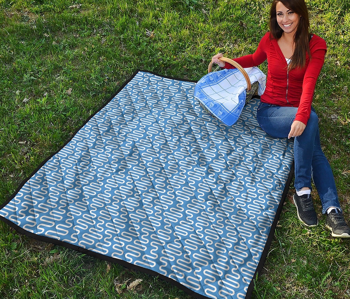 Blue And White DNA Pattern Print Quilt