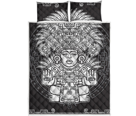 Blue And White Mayan Statue Print Quilt Bed Set
