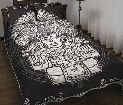 Blue And White Mayan Statue Print Quilt Bed Set