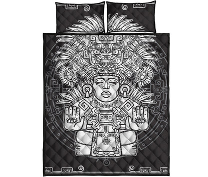 Blue And White Mayan Statue Print Quilt Bed Set