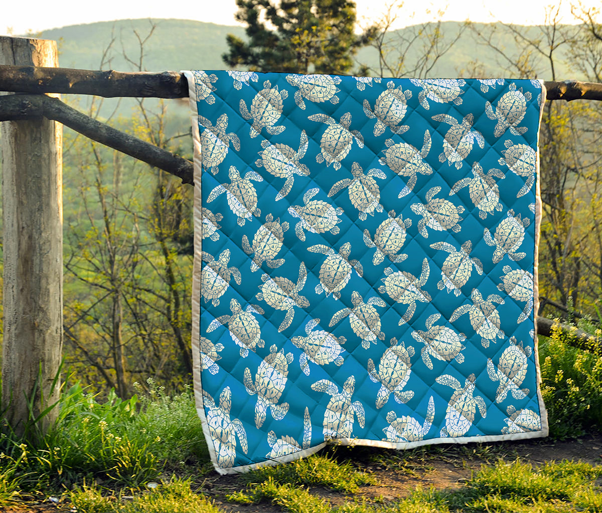 Blue And White Sea Turtle Pattern Print Quilt