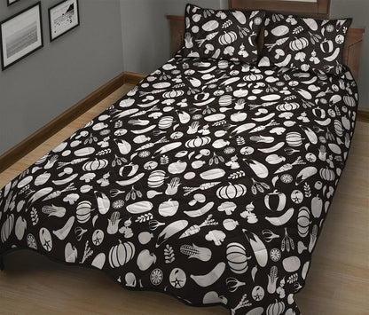Blue And White Vegan Pattern Print Quilt Bed Set
