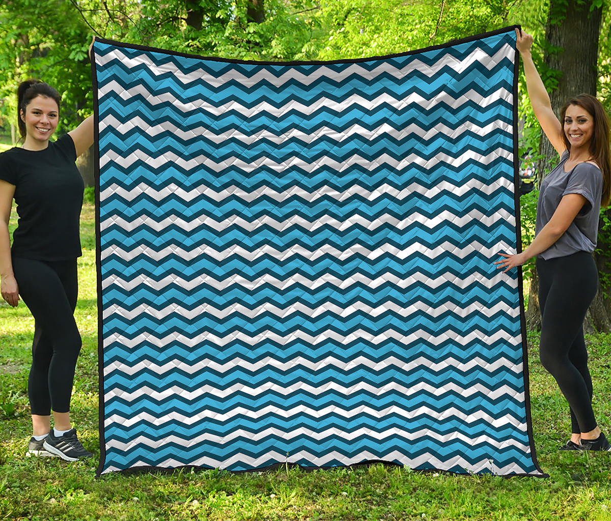 Blue And White Zigzag Pattern Print Quilt