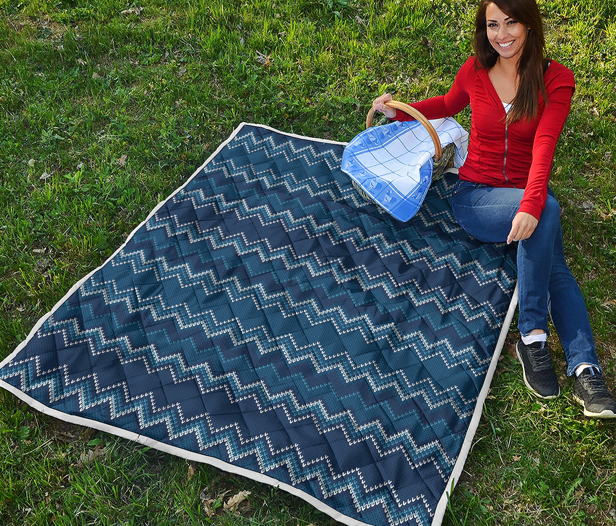 Blue Chevron Knitted Pattern Print Quilt