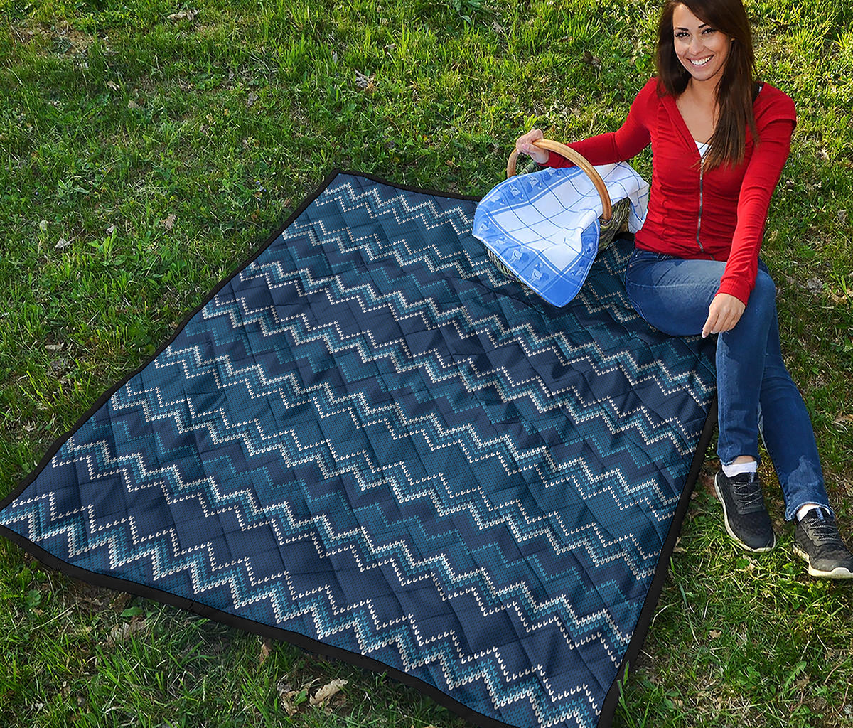 Blue Chevron Knitted Pattern Print Quilt