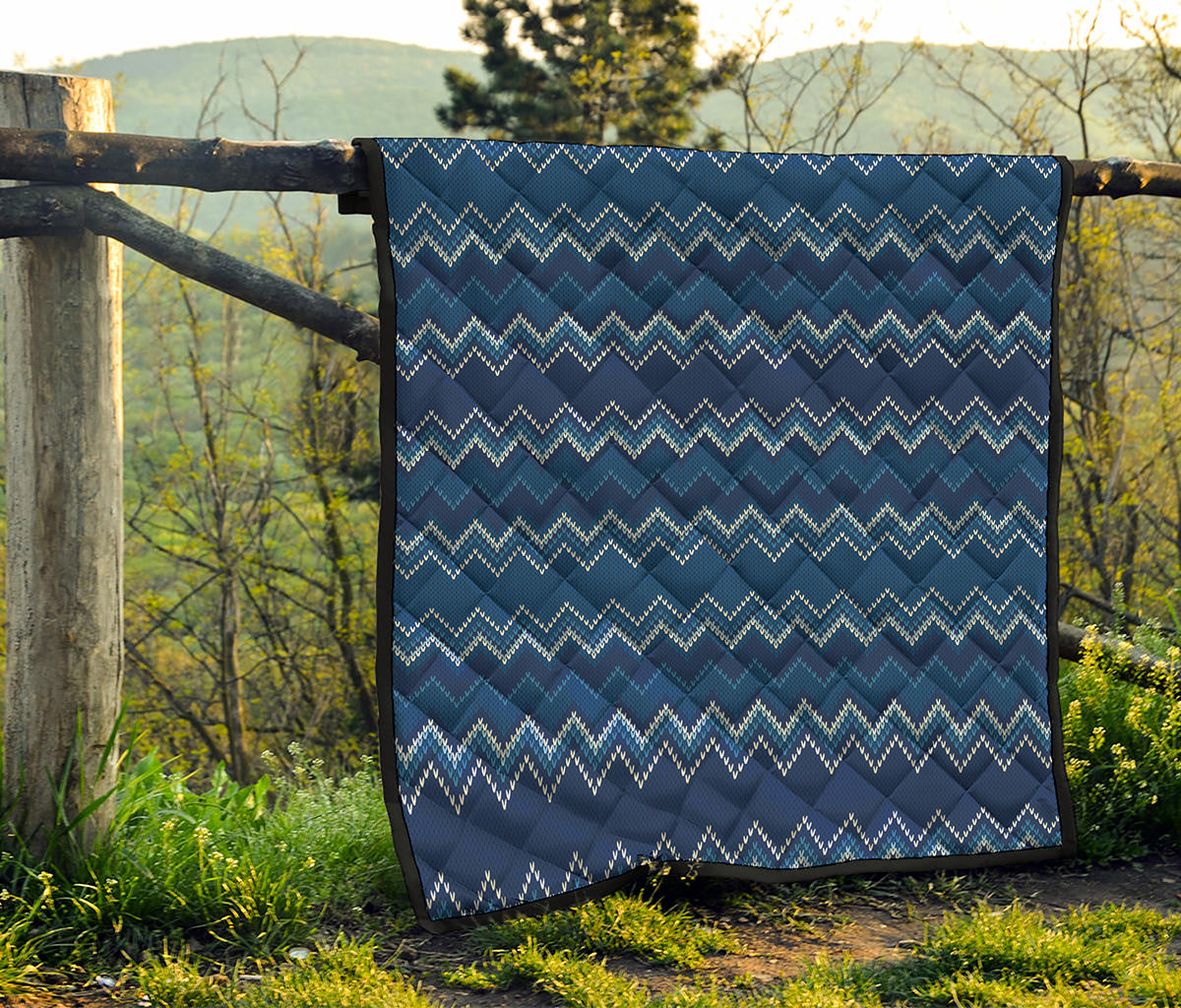Blue Chevron Knitted Pattern Print Quilt