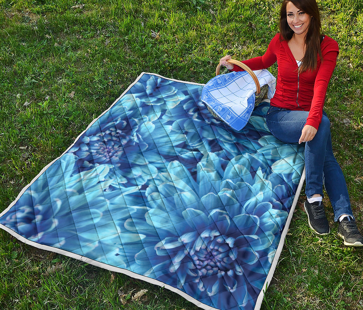 Blue Chrysanthemum Flower Print Quilt