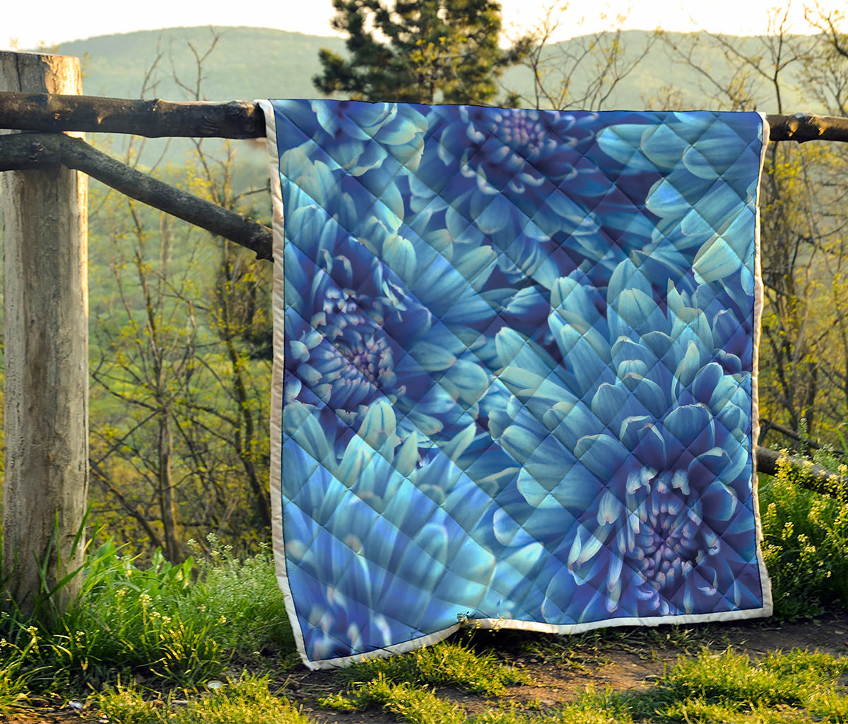 Blue Chrysanthemum Flower Print Quilt