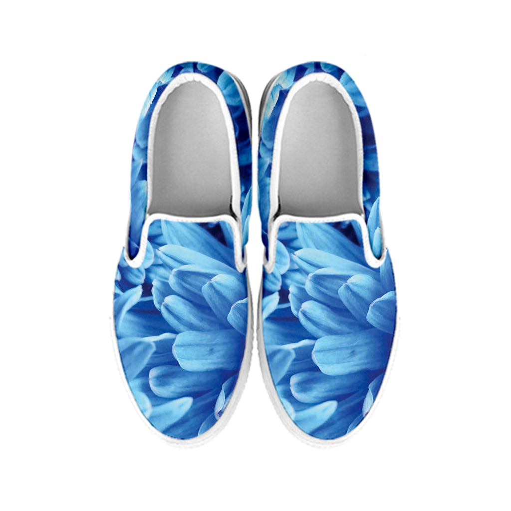 Blue Chrysanthemum Flower Print White Slip On Shoes