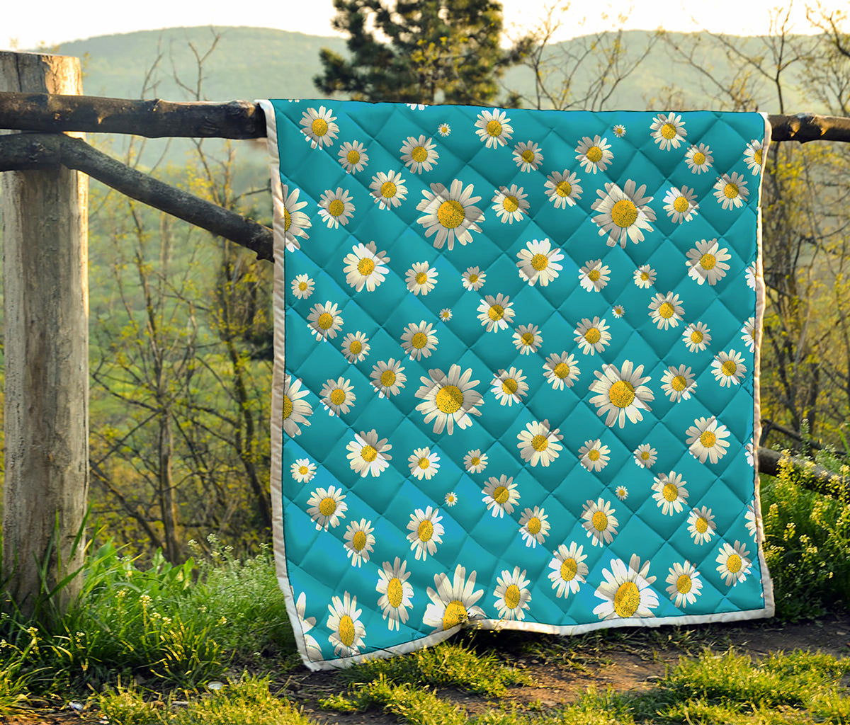 Blue Daisy Flower Pattern Print Quilt