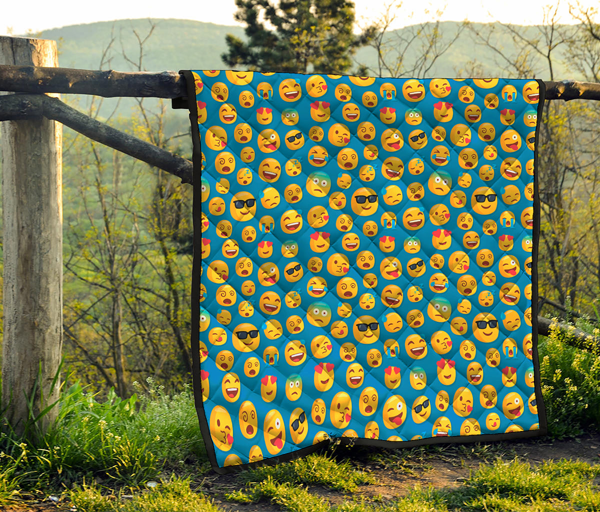 Blue Emoji Pattern Print Quilt